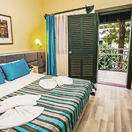 Bleu Nuit + ホテル ボドルム